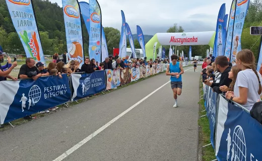 Bieg na 1 km cieszył się wielkim zainteresowaniem na Festiwalu Biegowym w Piwnicznej - 22